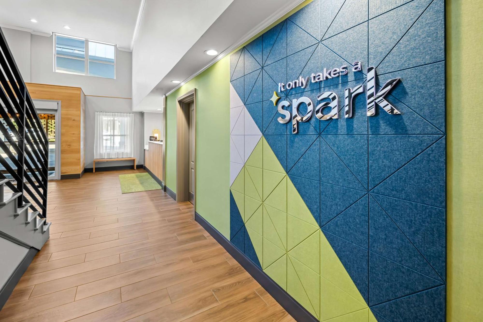 Spark By Hilton Woodbridge Eksteriør bilde