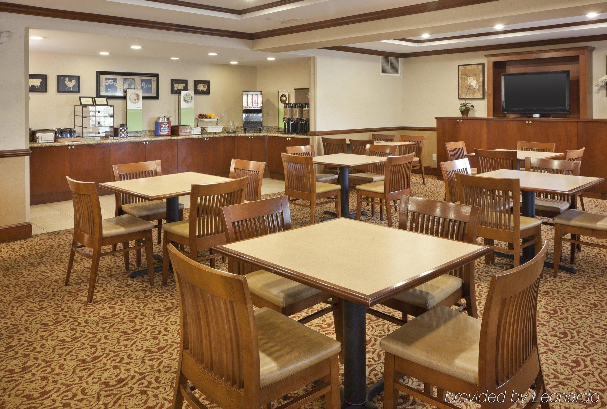 Spark By Hilton Woodbridge Restaurant bilde